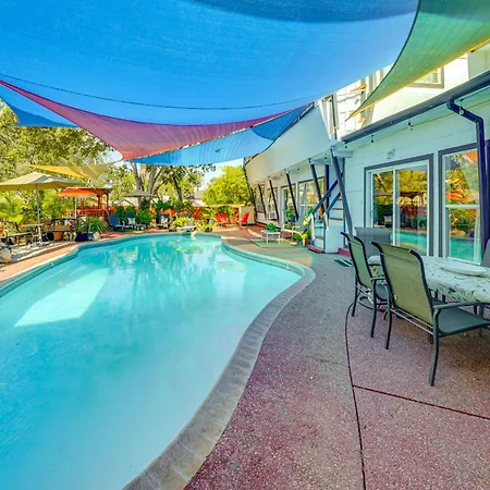 Huge San Antonio Villa - Large Groups Welcome